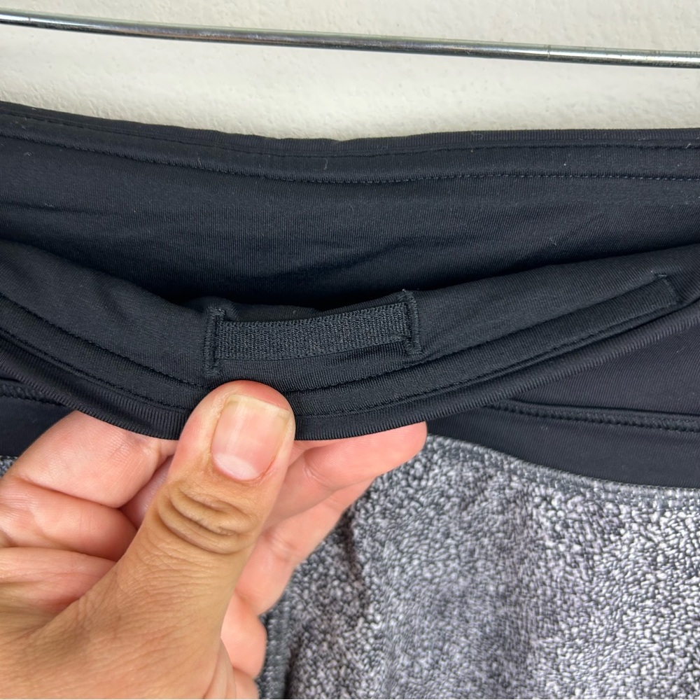 Lululemon Run Times Shorts 4-way stretch 4" size: 6 - Picture 6 of 13